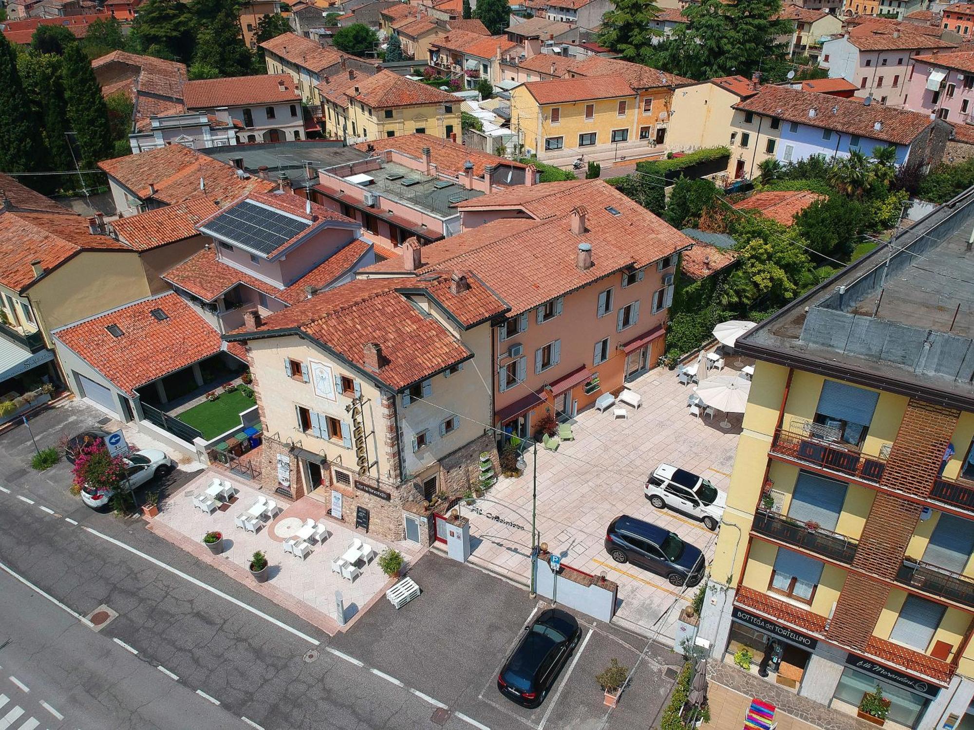 Albergo Al Cacciatore Tortellinando 明乔河畔的瓦雷奇奥 外观 照片